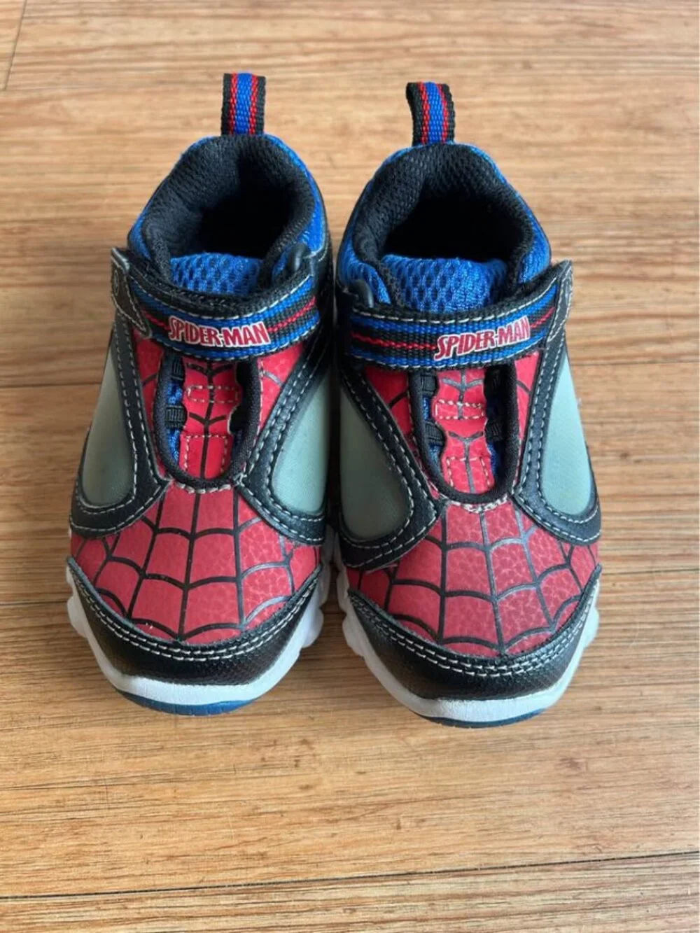 Stride Rite Spider-Man Spidey Reflex Light-Up Shoes (Size 7)